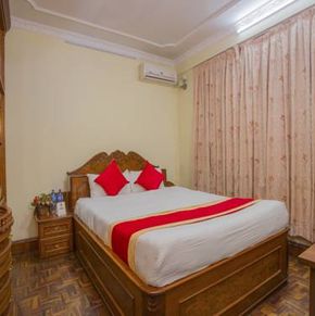 NearBy Hotel