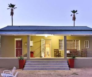 Hazenjacht Karoo Lifestyle - Oom Manus se Huis Oudtshoorn South Africa