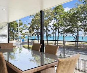Waterfront Retreat with room for a boat - Welsby Pde, Bongaree Bongaree Australia