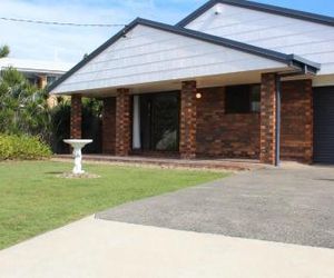 Lowset pet friendly home, with room for a boat, Palm Ave, Bongaree Bongaree Australia