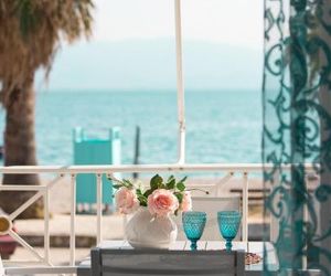 Sugar Blue - Apartment on the beach Psathopirgos Greece