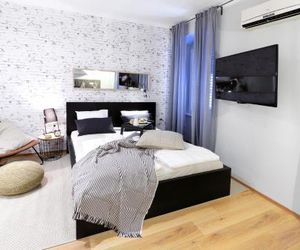 Molo Longo - Central Apartments & Rooms Rijeka Croatia