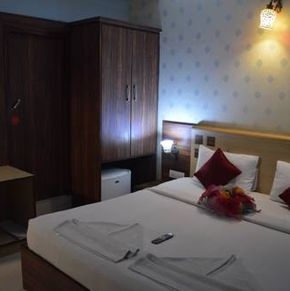 NearBy Hotel