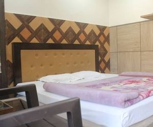 Decent Room Near Mall Road Mount Abu India