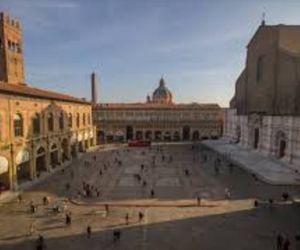 La "Vita è Bella" in via Fondazza Bologna Italy