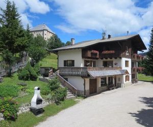 Garni Juri La Villa Italy