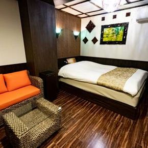 NearBy Hotel