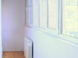 У МЕТРО/Near The Metro