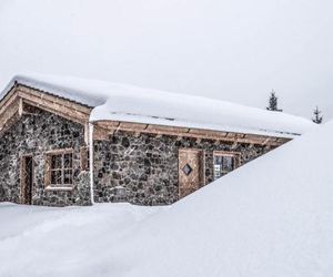 Benglerwald Berg Chaletdorf Holzgau Austria