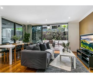 Large unit amid inner-city greenery close to CBD Camperdown Australia