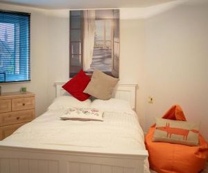 Homely 2 Bedroom Flat in Bonnington Leith United Kingdom