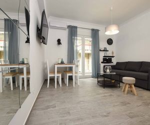 Central Downtown Two Bedroom Apartment Thessaloniki Greece