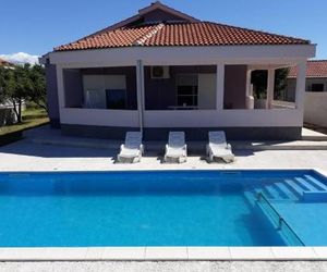 Family friendly house with a swimming pool Smilcic (Zadar) - 16191 Smilcic Croatia