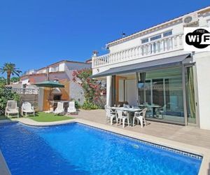 Apart-Rent Casa Montgrí Empuriabrava Spain