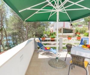 Apartment Simi Milna Croatia