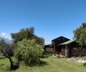 Cabaña de Troncos en la montaña Mina Clavero Argentina