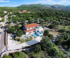 Family friendly house with a swimming pool Marina (Trogir) - 10317 Cisterna Croatia