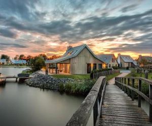 Waterrijk Oesterdam villas Tholen Netherlands