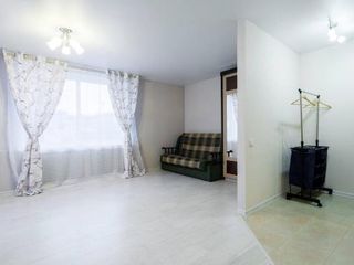Apartament on Lomanaya 6