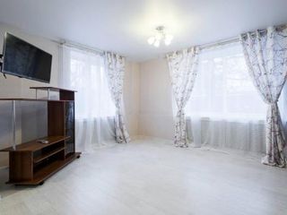 Apartament on Lomanaya 6