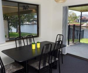 LAKE HOUSE ON ELOUERA Forster Australia