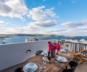 GetawaysMalta - Seashells Penthouse 12 with terrace and sea view in Bugibba Qawra Republic of Malta