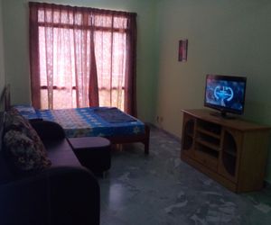 Haji Din Cocobay Condo Kampong Telok Malaysia