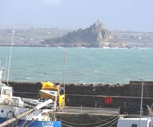 Penthouse 4 Modern Harbourside Apartment Sea Views Penzance United Kingdom