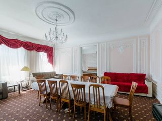 Большая 4-комн. квартира в центре (до 18 гостей)