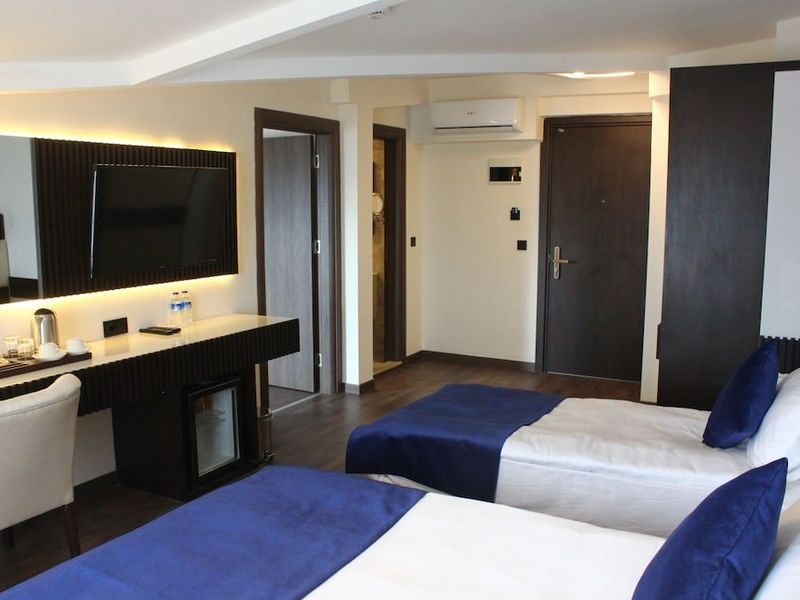 Hotel Photo 12