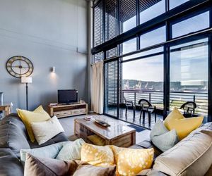 516 Point Bay - Super Stylish for Less ZAR! Durban South Africa