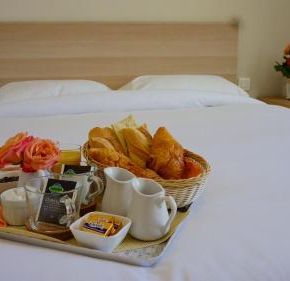 NearBy Hotel