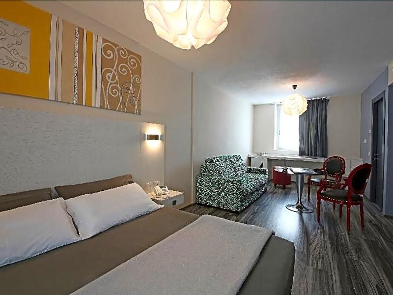 Hotel Photo 1