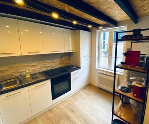 Bel immeuble rénové dans le cœur historique Poitiers France