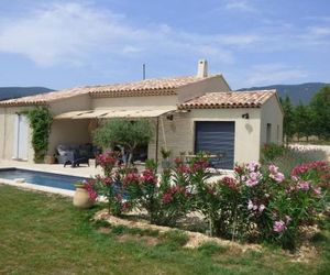 Modern Villa with Private Pool in Cucuron Cucuron France