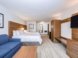 Hotel pic Holiday Inn Express & Suites - Elkhart North, an IHG Hotel