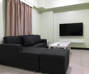 3BR | near Rockwell | 50Mbps WiFi | Netflix Mandaluyong Philippines