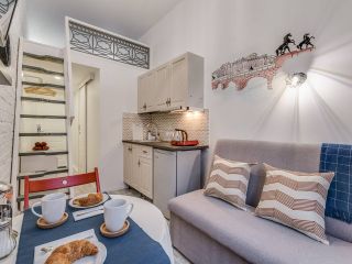 Джамбула 1 · Джамбула 1 · Джамбула 1 · Двухуровневая студия в петербургском стиле.