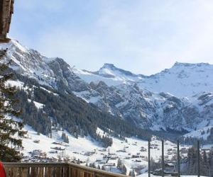 Sonnige, grosszügige Einzimmerwohnung im Zentrum Adelboden Switzerland