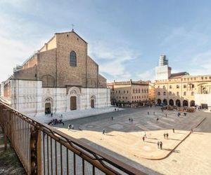 Piazza Maggiore Suite Bologna Italy