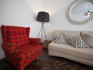 One-bedroom apartment near the Anichkov Bridge