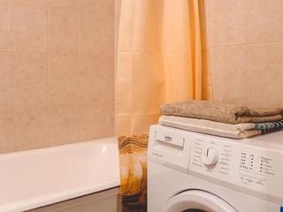 Прямо у метро