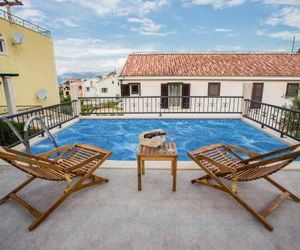 Apartments with a swimming pool Sutivan (Brac) - 16235 Sutivan Croatia