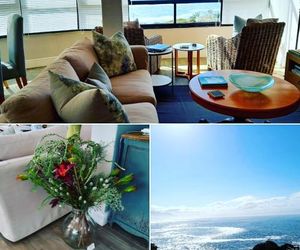 The Sun,Whales and Waves seafront apartment Hermanus South Africa