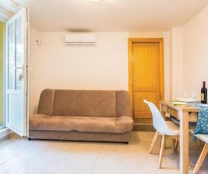One-Bedroom Apartment in Ploce Blace Croatia