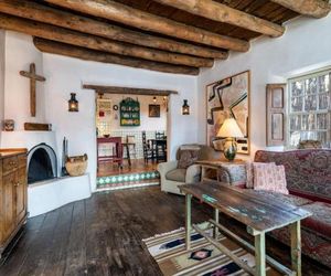 El Nido Lane Tesuque, 1 Bedroom, Sleeps 2, Private Yard, WiFi, Washer/Dryer Santa Fe United States