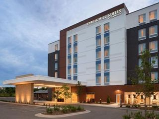 Фото отеля SpringHill Suites by Marriott Milwaukee West/Wauwatosa