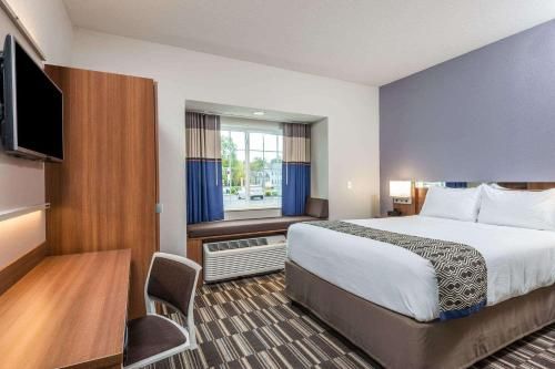 Microtel Inn by Wyndham Long Island City