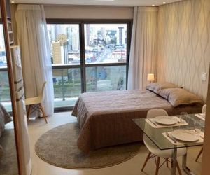 Estudio moderno com linda vista para a Serra Curitiba Brazil