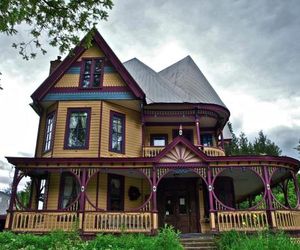 Holten Heritage House Revelstoke Canada